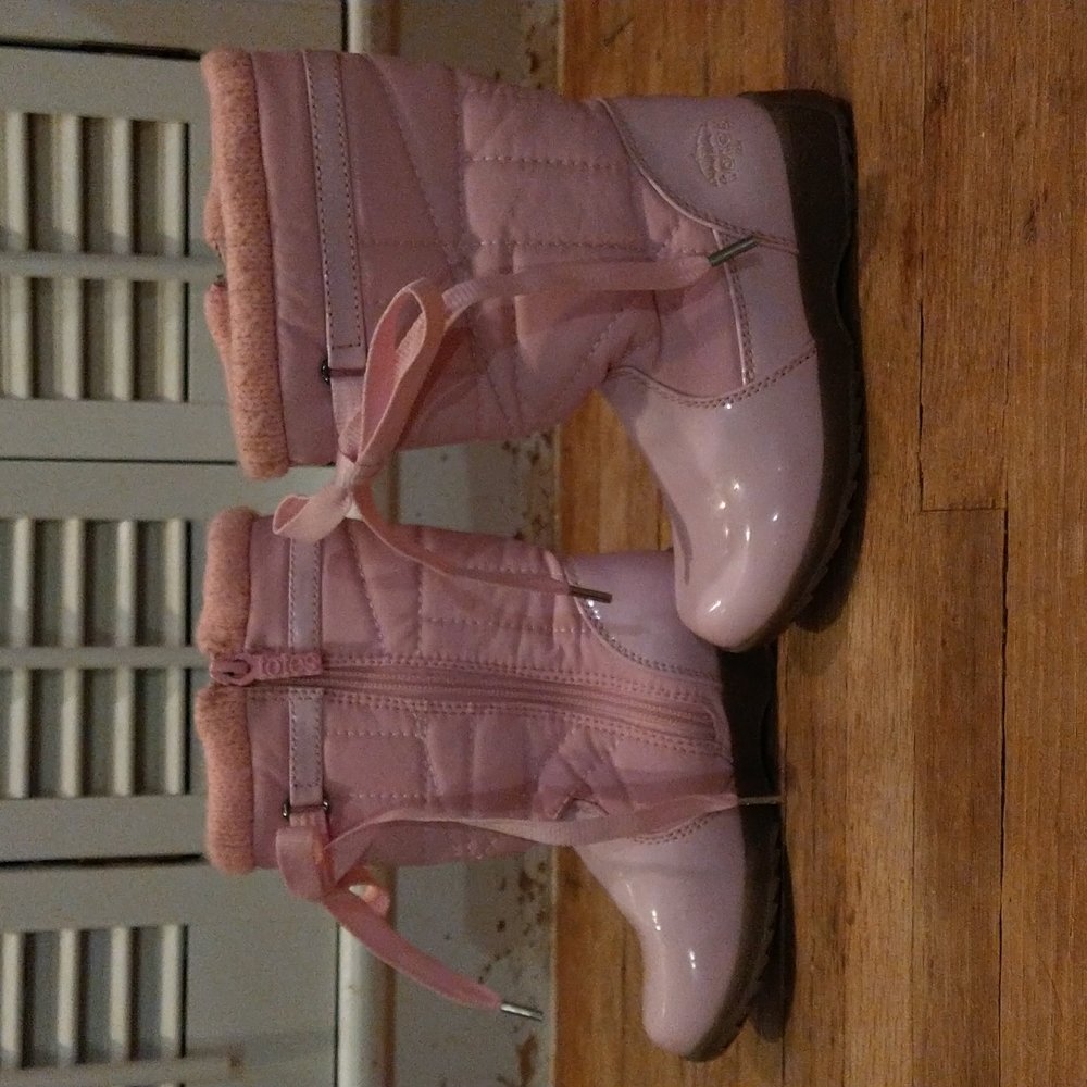 Totes boots
